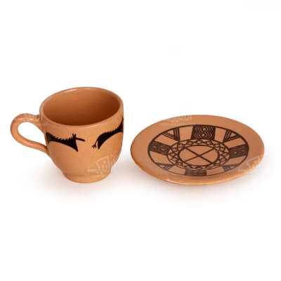 فنجان و نعلبکی سفالی‏ نقاشی زیر لعابی‏ قهوه ای روشن‏ طرح ‏حیوانی‏ 